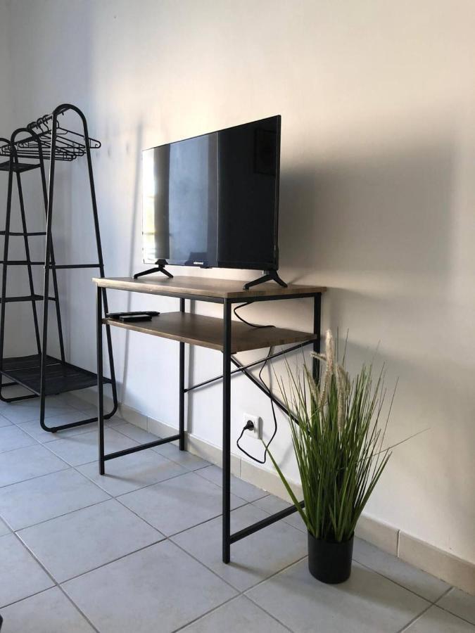Studio Le 2, Free Parking, Free Wifi, Transports Apartment Nimes Ngoại thất bức ảnh